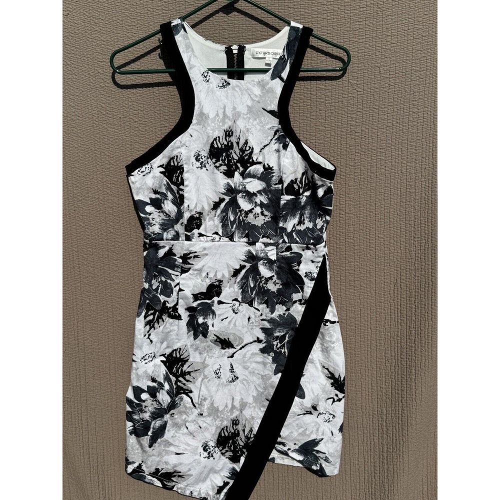 OXFORD CIRCUS DRESS RAZOR BACK BLACK AND WHITE FLORAL COCKTAIL DRESS‎ MEDIUM